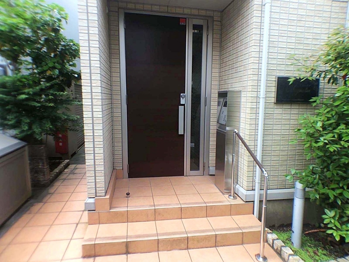 18/21 エントランス