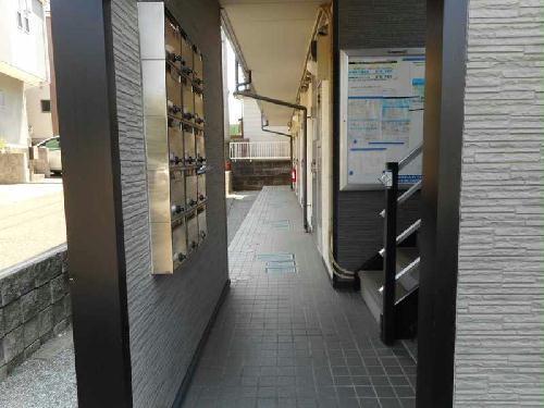 13/14 エントランス