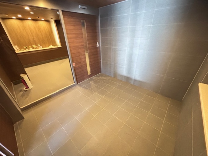 18/22 エントランス