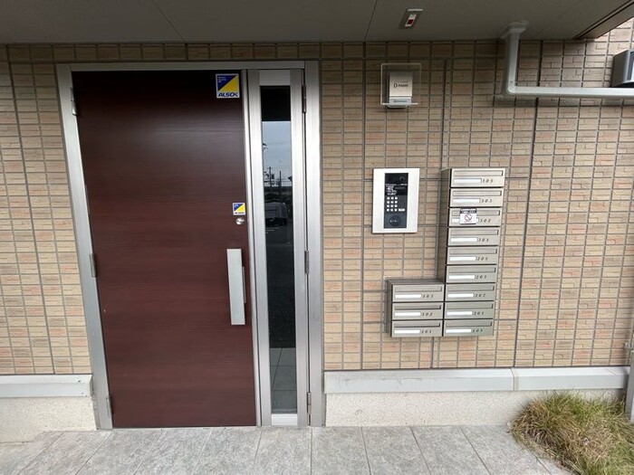 17/19 エントランス