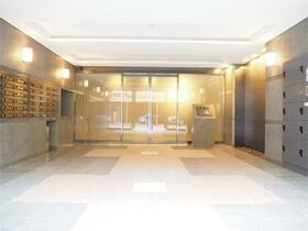 16/16 エントランス