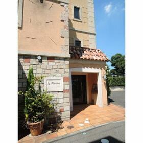 2/2 エントランス