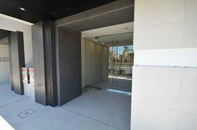 16/16 エントランス