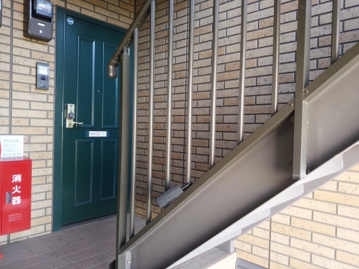 19/27 エントランス