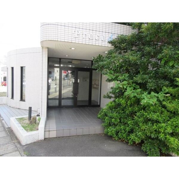 13/14 エントランス