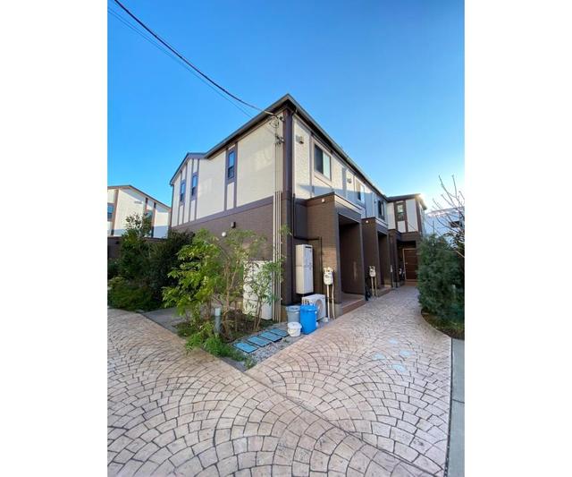 18/23 エントランス