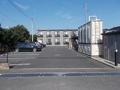 13/22 エントランス