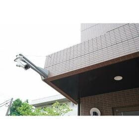 16/23 エントランス