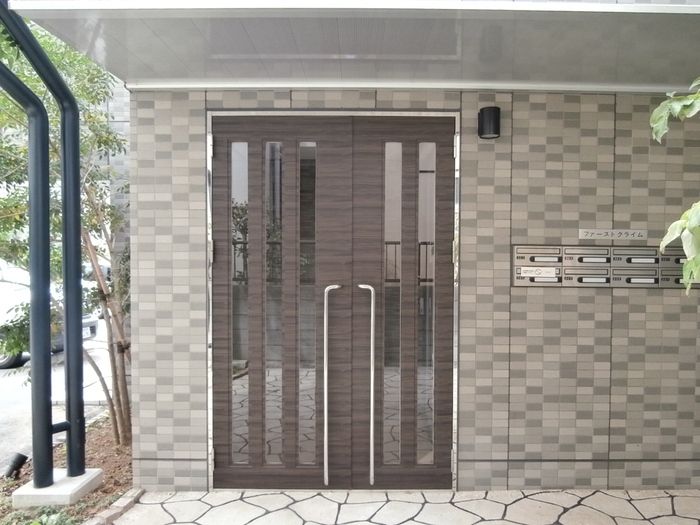 15/15 エントランス