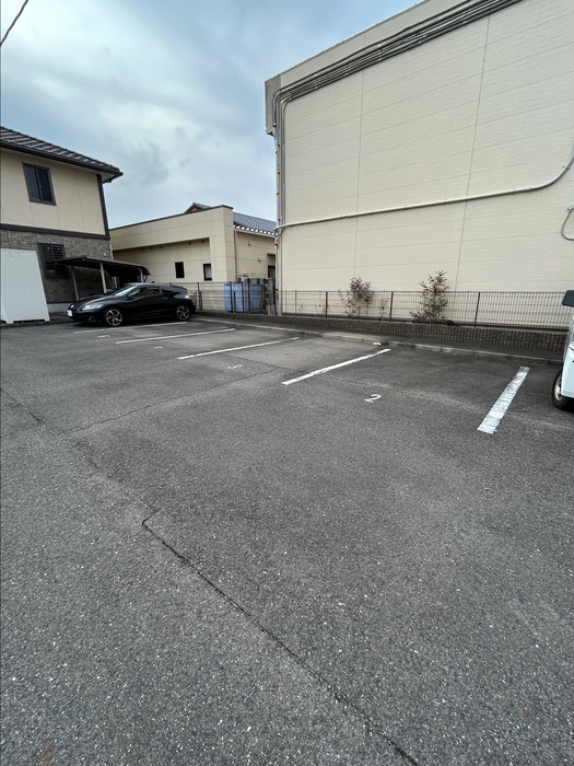 16/23 駐車場