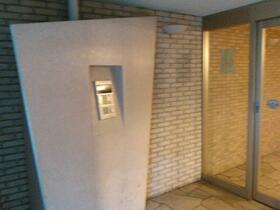 14/14 エントランス