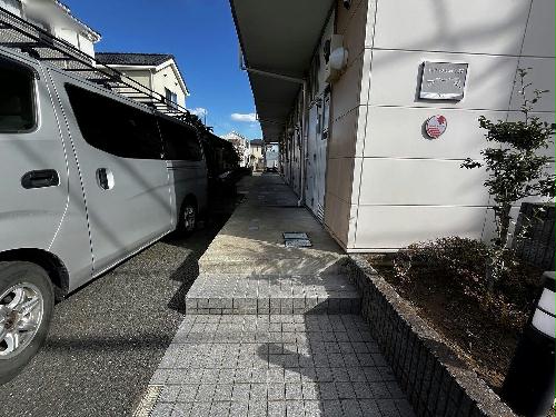 13/14 エントランス