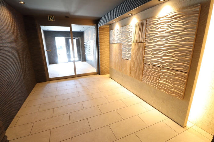 18/26 エントランス