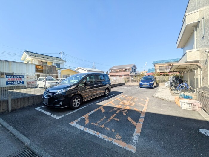 20/20 駐車場