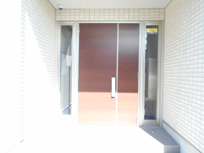 18/29 エントランス