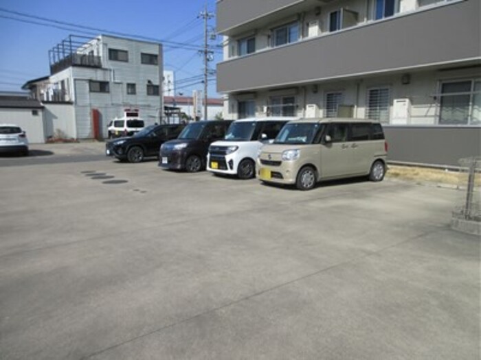18/19 駐車場