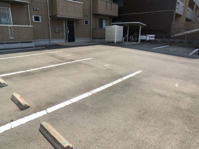 20/23 駐車場