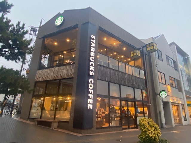 17/26 エントランス