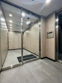 16/16 エントランス