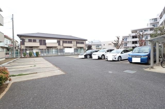 16/17 駐車場