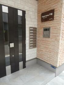 16/16 エントランス