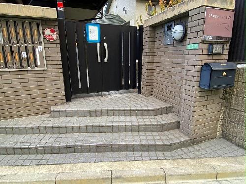 2/2 エントランス