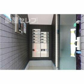 16/16 エントランス