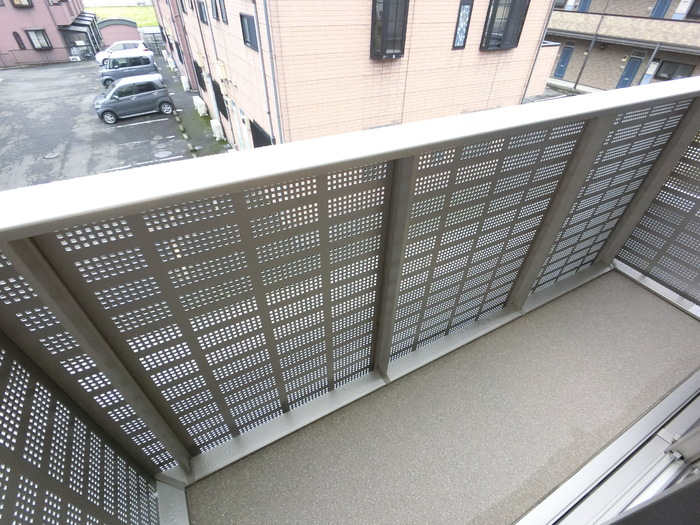 13/22 バルコニー