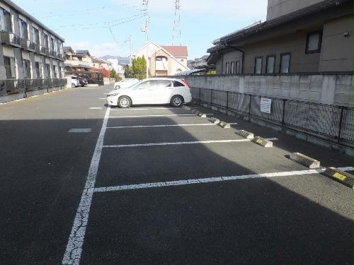14/14 駐車場