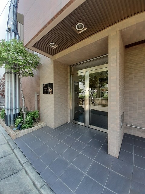 14/20 エントランス