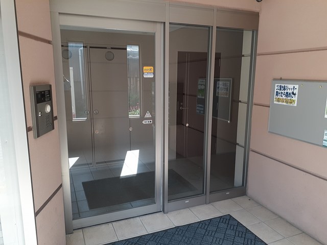 14/20 エントランス