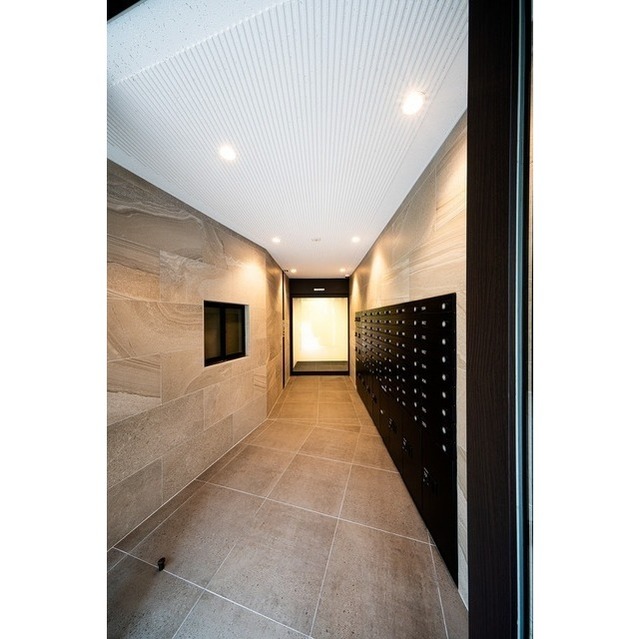 18/22 エントランス