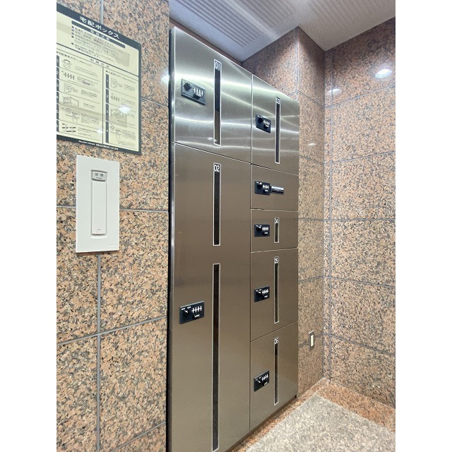 18/18 エントランス