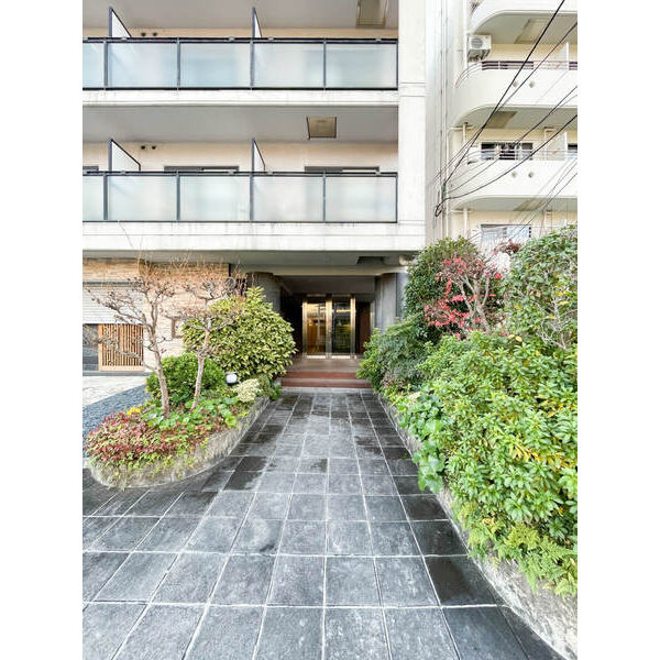 14/17 エントランス