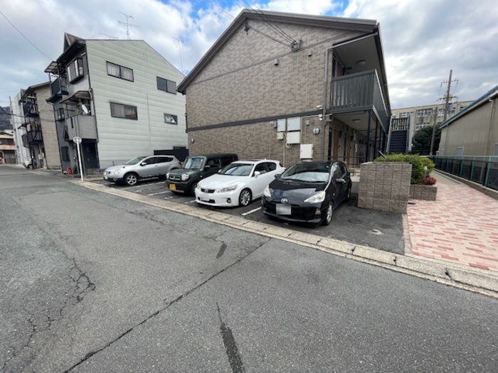 16/20 駐車場