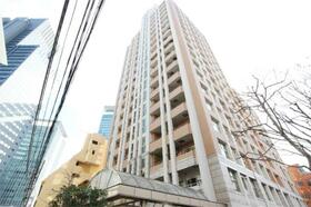 ファミール新宿グランスィートタワーの外観
