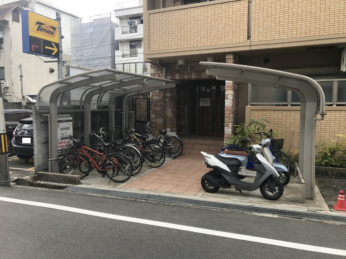 15/22 エントランス