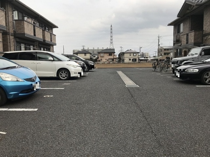 16/17 駐車場