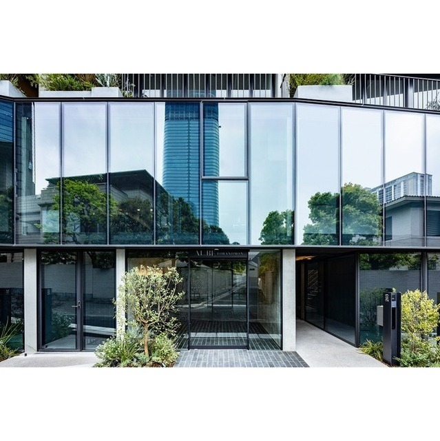 18/18 エントランス