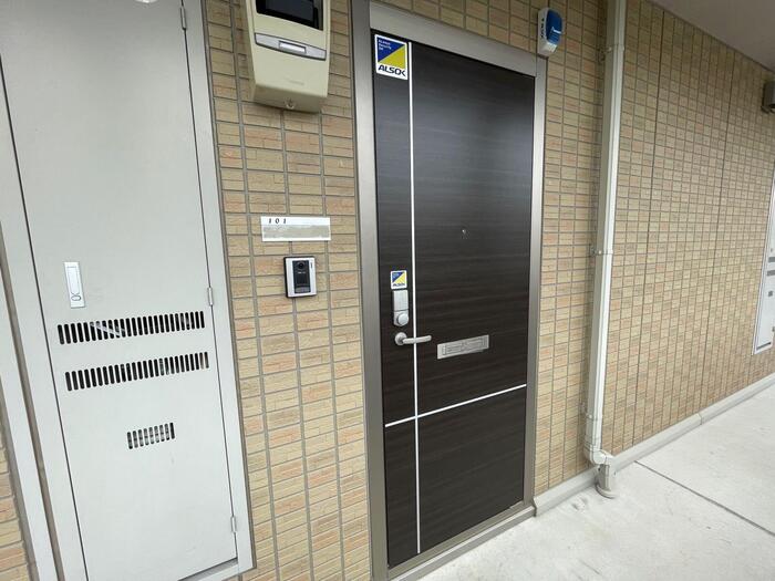 19/23 エントランス