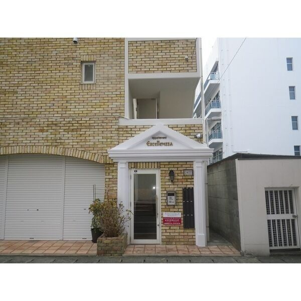 17/17 エントランス