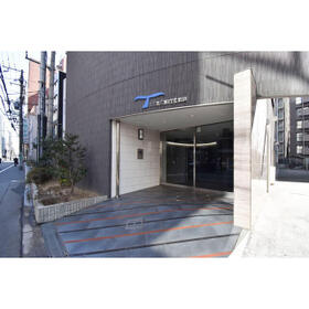 16/16 エントランス