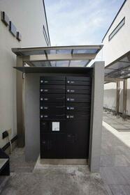 16/16 エントランス