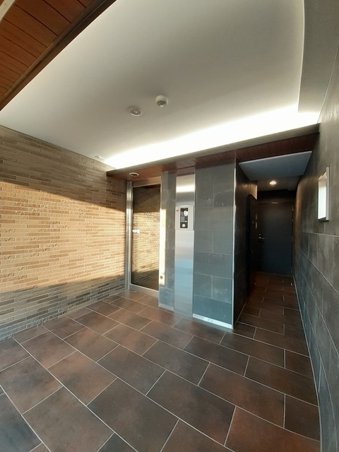 13/20 エントランス