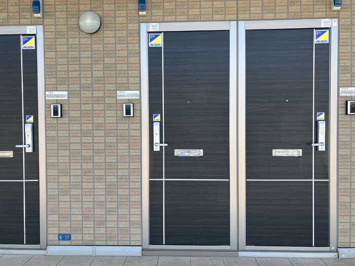 15/15 エントランス