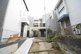 16/19 エントランス