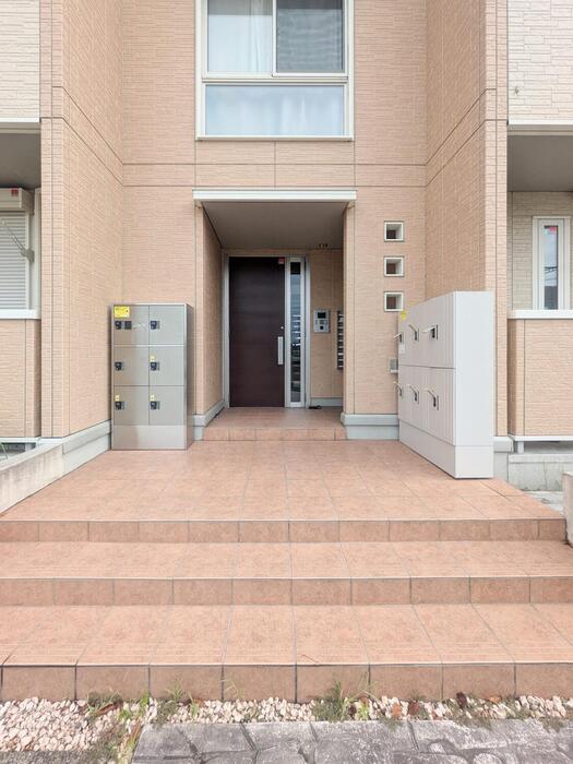 18/20 エントランス