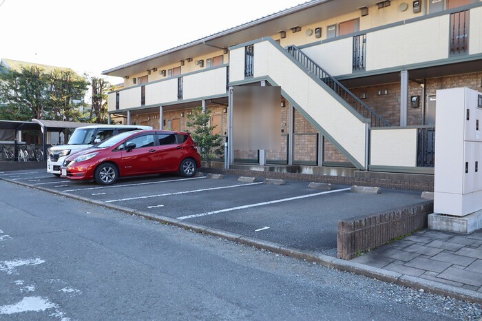 18/18 駐車場