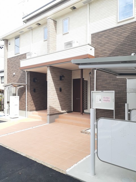 16/22 エントランス