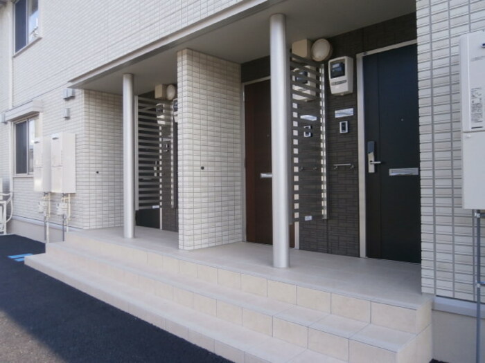 18/27 エントランス